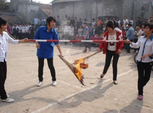 Ảnh 12 Trò chơi Thi nấu cơm lễ hội làng Giang Xá Hà Nội Nguồn NCS 2015 12