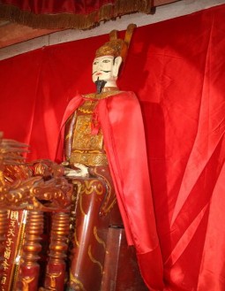 Ảnh 39 Tượng thờ Lý Nam Đế tại đền Mục Phổ Yên Thái Nguyên Nguồn 11