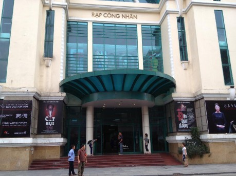 Panô trước cửa vào rạp Kim Mã Nhà hát Chèo Việt Nam Ảnh nghiên cứu sinh 6