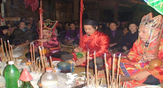 3 2 Nghi lễ được diễn ra chủ yếu trong gia đình trong lễ Cấp sắc Nguồn 2