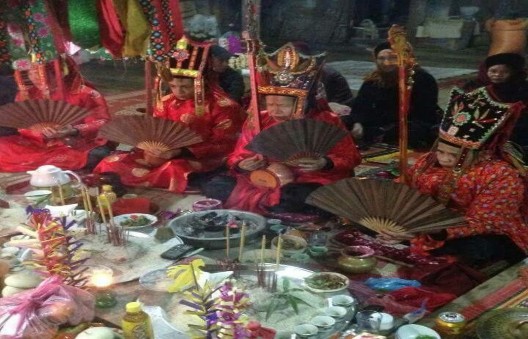 3 6 Các thầy Then đang thực hiện các nghi thức trong lễ Tăng sắc Nguồn Tác 5