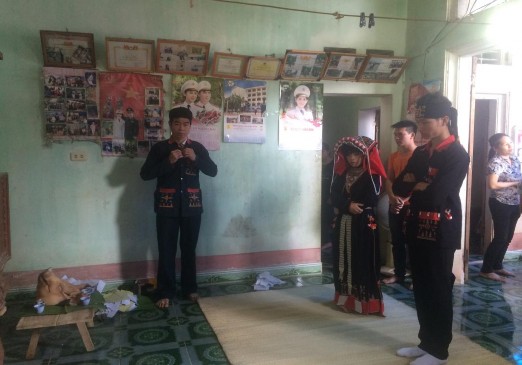 Ảnh 20 Lễ tơ hồng kít khuôn Nguồn Vũ Thị Uyên chụp tại xã Ba Vì 2015 14