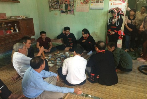 Ảnh 26 Các bậc cao tuổi dặn dò dâu rể sau lễ tơ hồng Nguồn Vũ Thị Uyên 20