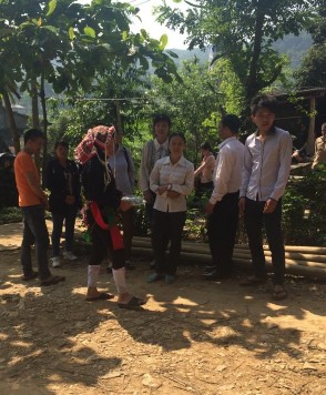 Ảnh 15 Nhà trai ra cổng đón đoàn đưa dâu Nguồn Vũ Thị Uyên chụp tại xã Ba 9