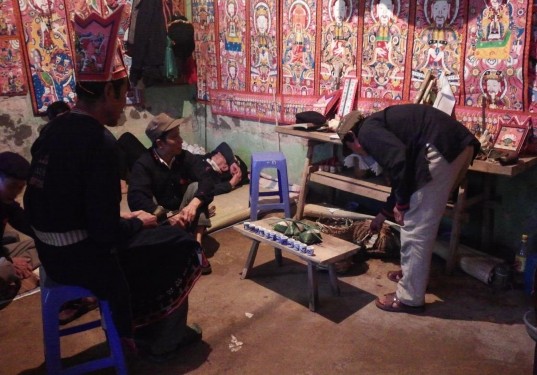 Ảnh 41 Cúng khai đàn Nguồn Vũ Thị Uyên chụp tại xã Ba Vì 2013 Ảnh 42 Bàn 15