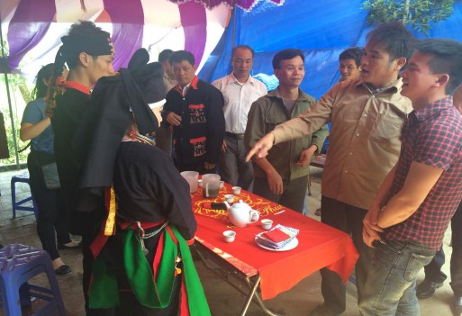 Ảnh 29 Đại diện nhà gái căn dặn cô dâu trước khi ra về Nguồn Vũ Thị 3