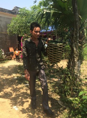 Ảnh 30 Nnhà trai tặng quà cho khách đưa dâu Nguồn Vũ Thị Uyên chụp tại xã 4