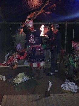 Ảnh 59 Lễ tấu báo Ngọc Hoàng Nguồn Vũ Thị Uyên chụp tại xã Ba Vì 2013 14