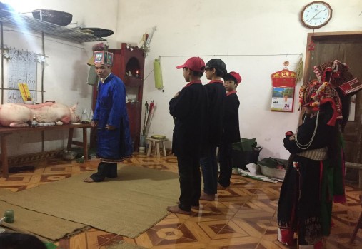 Ảnh 70 Lễ cúng trả ơn Bàn Vương Nguồn Vũ Thị Uyên chụp tại xã Ba Vì 2016 25