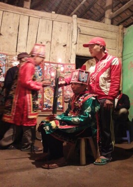 Ảnh 48 Lễ cấp sắc 3 đèn Nguồn Vũ Thị Uyên chụp tại xã Ba Vì 2013 Ảnh 3