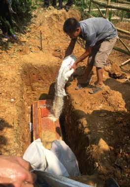 Ảnh 85 Chia của cho người chết Nguồn Vũ Thị Uyên chụp tại xã Ba Vì 2016 15