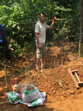 Ảnh 89 Mộ vừa chôn cất Nguồn Vũ Thị Uyên chụp tại xã Ba Vì 2016 Ảnh 90 19