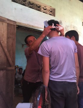 Ảnh 94 Lễ chải tóc bỏ khăn tang Nguồn Vũ Thị Uyên chụp tại xã Ba Vì 24