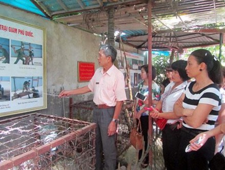 Ảnh 6 Thuyết minh hướng dẫn khách tham quan trưng bày về nhà tù Phú Quốc của 9