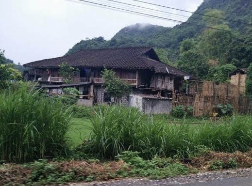 Ảnh 1 Nhà sàn của người Tày Nguồn facebook Cao Bằng nơi tôi sống Ảnh 2 1