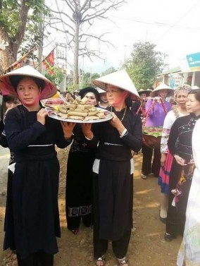 Ảnh 28 Các cô gái Tày trong lễ hội mồng 2 2 Nguồn facebook Cao Bằng nơi tôi 6