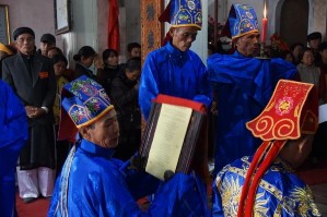 Ảnh 1 2 Chủ tế và ban tế Đền Và thực hành tế trước tại đền Ngự Dội 1