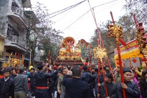 Ảnh 3 Lễ độ Hà Nguồn tác giả 02 2017 Ảnh 4 Chui kiệu và quay kiệu 4