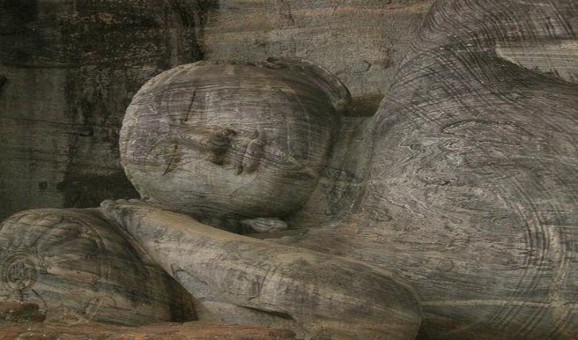 A 32 Pho tượng nằm ở huyện An Nhạc tỉnh Tứ Xuyên A 33 Tượng Phật Vị Lai 15