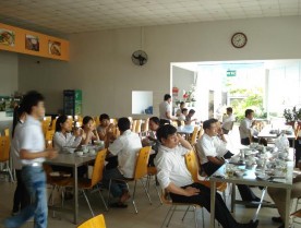 Ảnh 24 Thực khách tại nhà hàng Sản phẩm Ảnh 25 Thực đơn điểm tâm Ảnh 26 24