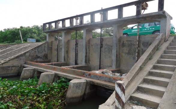 Ngập mặn ven biển huyện Gò Công Đông Phụ lục 11 Hệ thống cống ngăn mặn 4