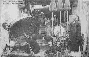 1 4 Ảnh 1 Vẽ tranh Hàng Trống Ảnh 2 Nghề làm lọng Ảnh 3 Nghề sơn thếp 11