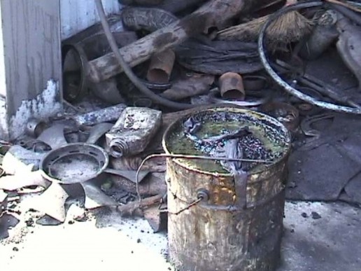 Hình 1 1 Thực trạng CTNH phát sinh tại các cơ sở sản xuất dịch vụ Hình 1 2 1