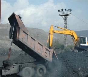 Hình 3 2 Hoạt động bốc xúc than ở mỏ than Cao Sơn Hình 3 3 Hoạt động chở 2