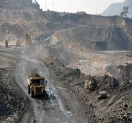 Hình 3 2 Hoạt động bốc xúc than ở mỏ than Cao Sơn Hình 3 3 Hoạt động chở 3