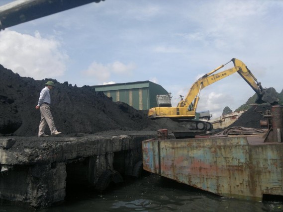 Hình 3 5 Hình ảnh bốc than tại cảng than Nam Cầu Trắng 3 1 7 Ảnh hưởng của 2