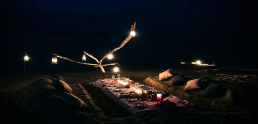 Tổ chức tiệc BBQ tại bờ biển Tuyến tham quan – nghỉ dưỡng Tượng đài Bác 11