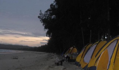 Dựng lều bên bờ biển Tổ chức tiệc BBQ tại bờ biển Tuyến tham quan – nghỉ 4