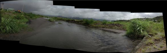 Hình ảnh ô nhiễm dầu từ các khu khai thác than chảy ra vịnh Cửa Lục Công tác 7