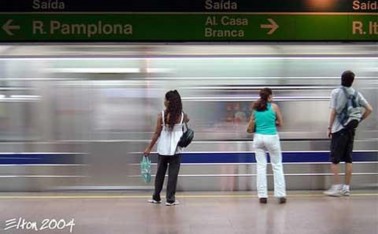 Hình 1 17 H nh kh ch đón t u tại Sao Paulo Brazil Nguồn Sưu tầm Hệ thống tàu 7