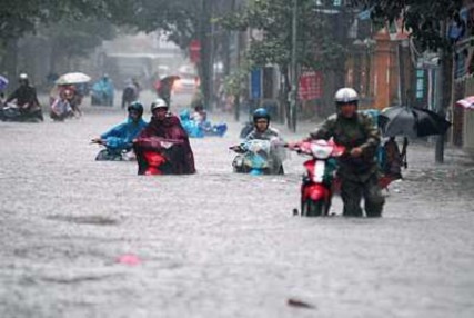 Hình 2 2 Trận lụt lịch sử tại H N i năm 2008 – Nguồn Internet Trận mưa này đ 4