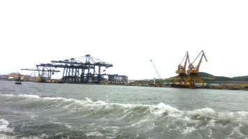 Hình 3 19 Cảng nước sâu Cái Lân Đây là cảng nước sâu lớn nhất tại khu 1