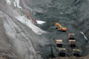 Hình 1 6 Khai thác than ở Quảng Ninh Hình 1 7 Khai thác Titan ở Bình Thuận Hình 1 8 1