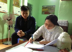 Hình ảnh hoạt động điều tra xã hội học tại khu dân cư xung quanh các hồ xử 19