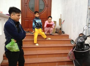 Hình ảnh hoạt động điều tra xã hội học tại khu dân cư xung quanh các hồ xử 21