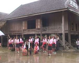 Phụ lục 5 Bảng hỏi phỏng vấn sâu Áp dụng cho 4 trưởng bản nghiên cứu và 1