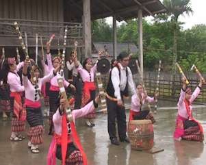 Phụ lục 5 Bảng hỏi phỏng vấn sâu Áp dụng cho 4 trưởng bản nghiên cứu và 2