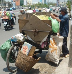 Ảnh chụp tại đường inh Dương Vương 6 4 2011 Ảnh chụp tại đường Trần 3