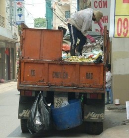 Xe tải nhẹ Ảnh chụp tại đường Sư Vạn Hạnh Q 10 4 2011 Xe máy có gắn 5