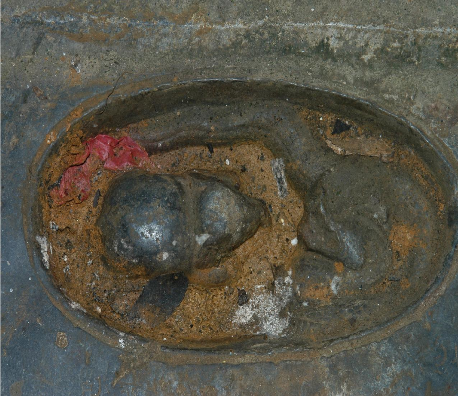 Ảnh16 Trang trí hình chuột rắn trên đế bia Thiên Trù tự bi ký Chính 12