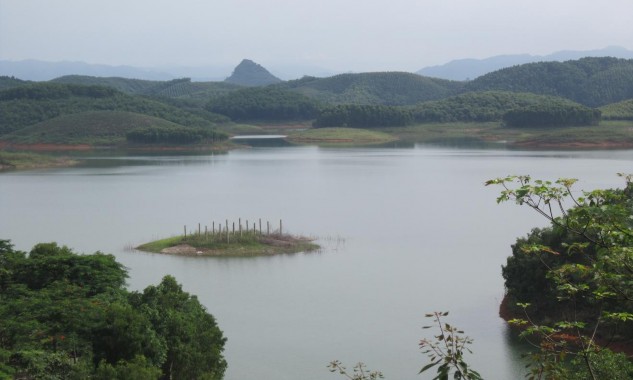 H1 Hồ thủy điện Thác Bà Ảnh Đỗ Văn Kiên H2 Nhà ở của người Dao Quần 2