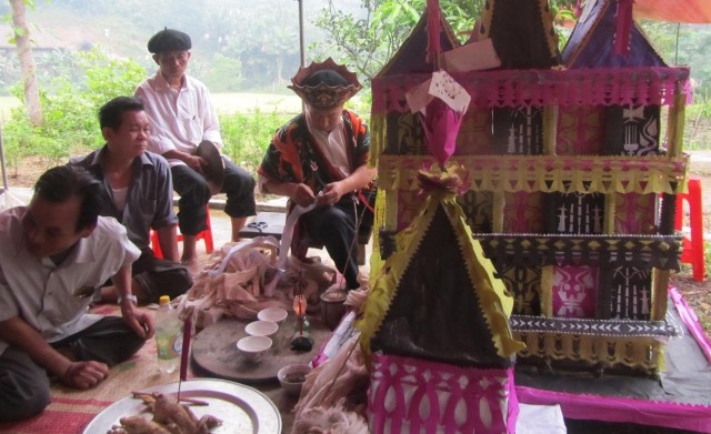 H16 Cấp nhà se cho vong cố trong lễ chay Ảnh Đỗ Văn Kiên 11