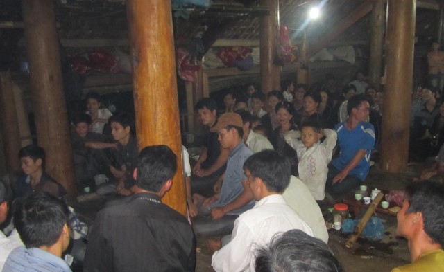 H15 Lễ đám chay Ảnh Đỗ Văn Kiên H16 Cấp nhà se cho vong cố trong lễ 9