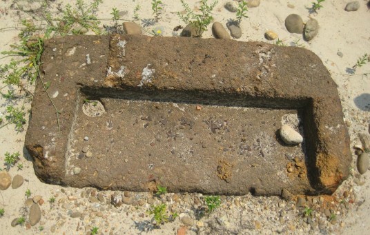 Bản ảnh 14 Hiện vật chưa rò chức năng tháp Phú Diên Nguồn Tác giả Bản 1