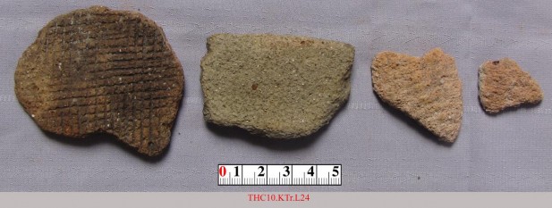 Bản ảnh 64 Mảnh gốm thô phát hiện tại thành cổ Hóa Châu Nguồn Tác giả 6