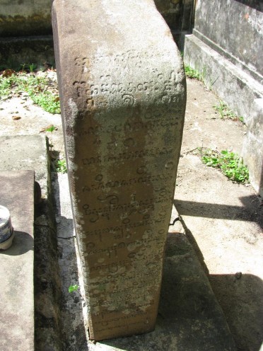 Bản ảnh 75 Mặt bên bia Lai Trung Quảng Vinh Quảng Điền Nguồn Tác giả Bản 3